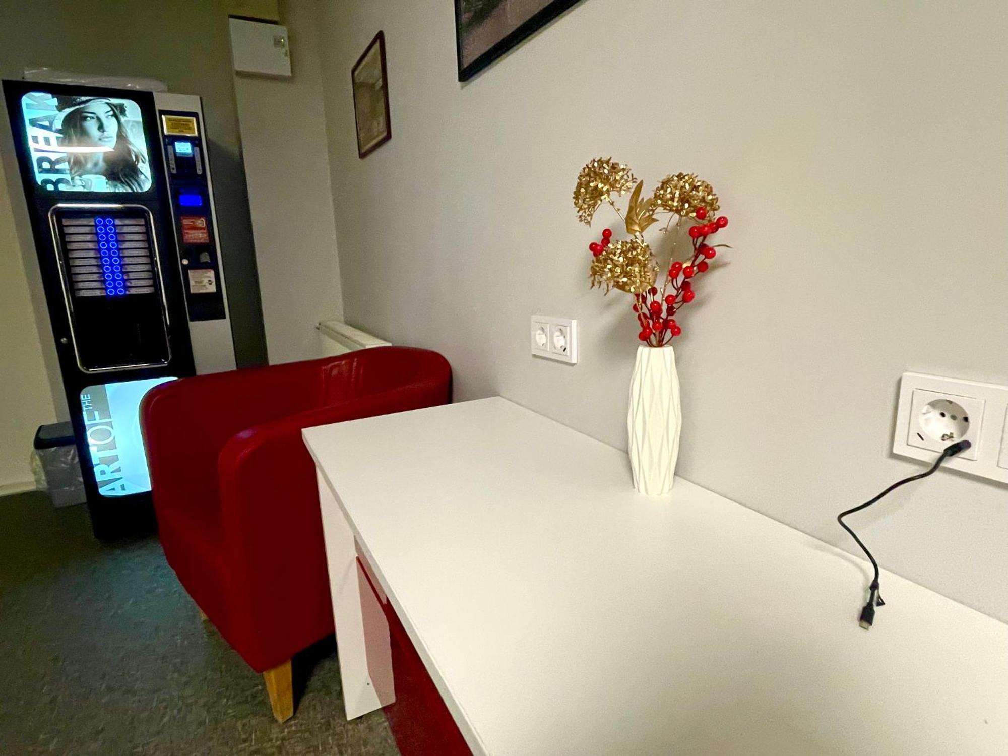 Central Hostel Елгава Экстерьер фото